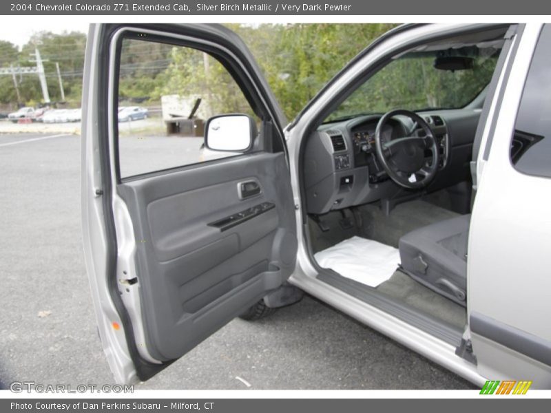 Silver Birch Metallic / Very Dark Pewter 2004 Chevrolet Colorado Z71 Extended Cab