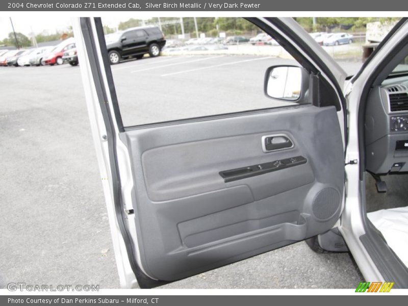 Silver Birch Metallic / Very Dark Pewter 2004 Chevrolet Colorado Z71 Extended Cab