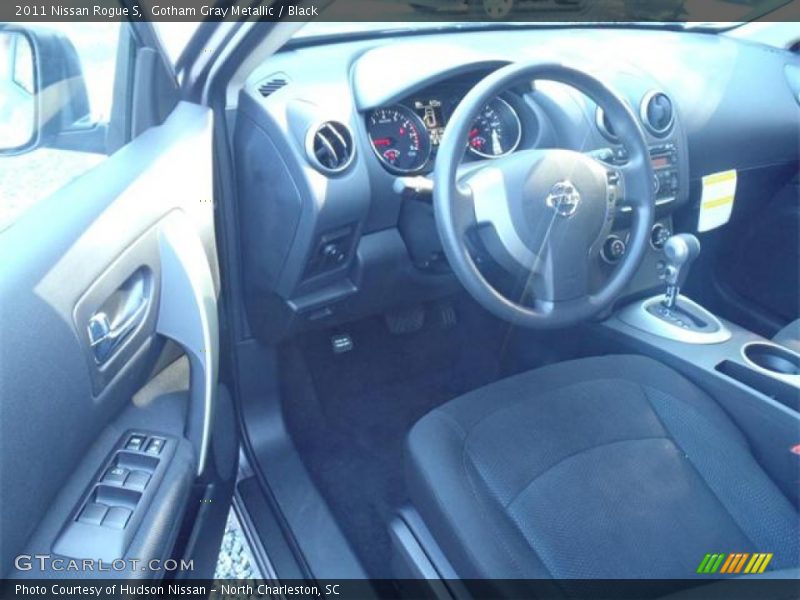 Gotham Gray Metallic / Black 2011 Nissan Rogue S