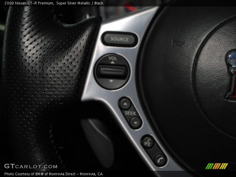 Controls of 2009 GT-R Premium