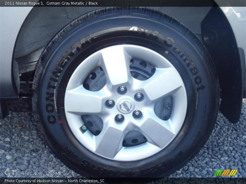 Gotham Gray Metallic / Black 2011 Nissan Rogue S