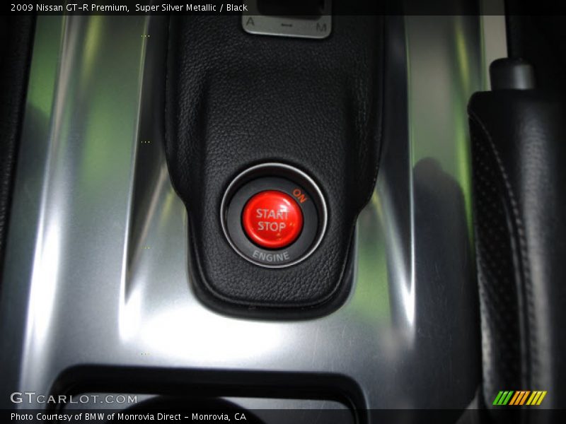 Controls of 2009 GT-R Premium