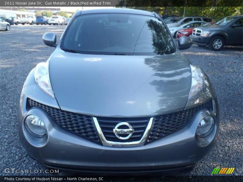 Gun Metallic / Black/Red w/Red Trim 2011 Nissan Juke SV