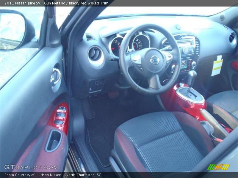 Gun Metallic / Black/Red w/Red Trim 2011 Nissan Juke SV