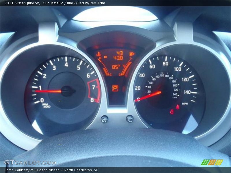 Gun Metallic / Black/Red w/Red Trim 2011 Nissan Juke SV