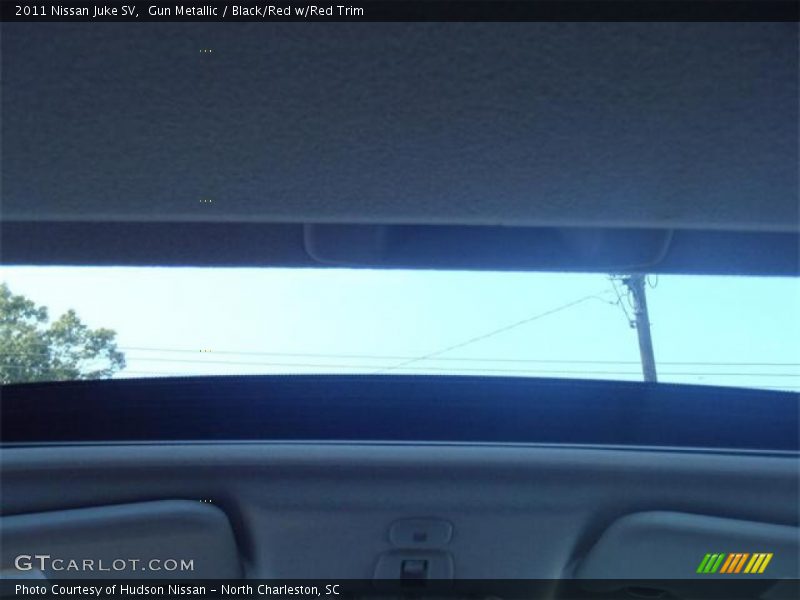 Gun Metallic / Black/Red w/Red Trim 2011 Nissan Juke SV