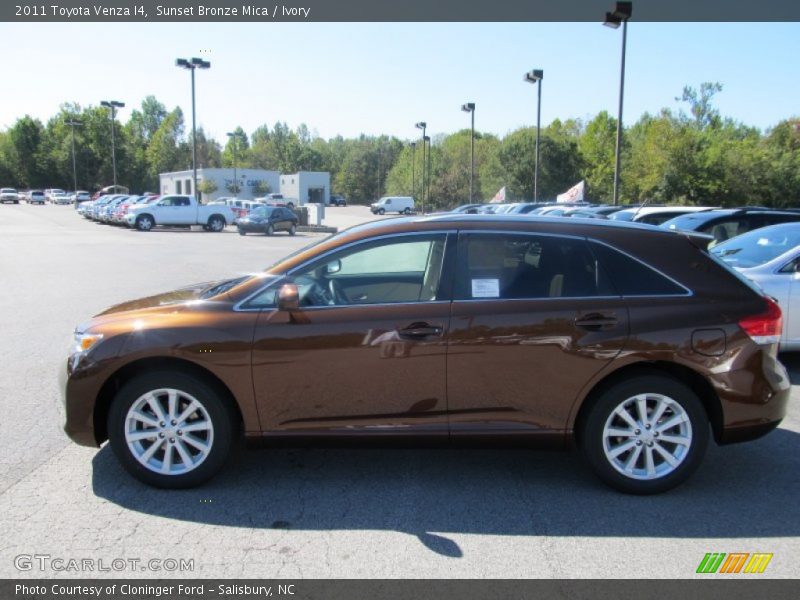 Sunset Bronze Mica / Ivory 2011 Toyota Venza I4