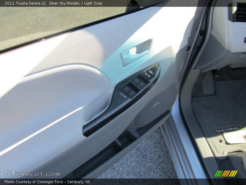 Silver Sky Metallic / Light Gray 2011 Toyota Sienna LE