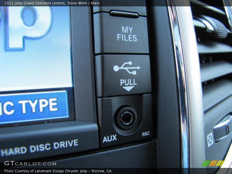Stone White / Black 2011 Jeep Grand Cherokee Limited