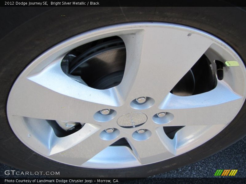 Bright Silver Metallic / Black 2012 Dodge Journey SE