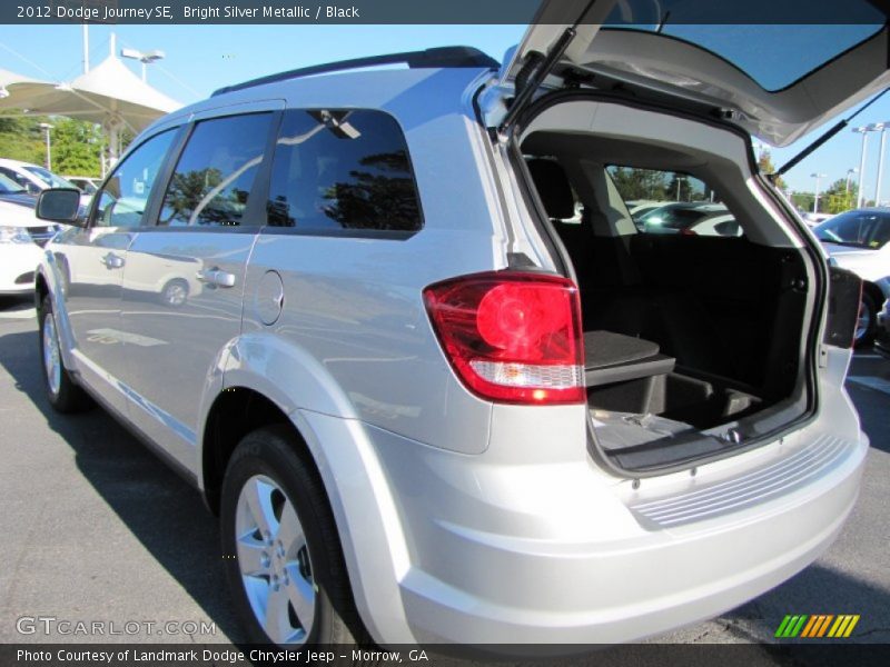 Bright Silver Metallic / Black 2012 Dodge Journey SE