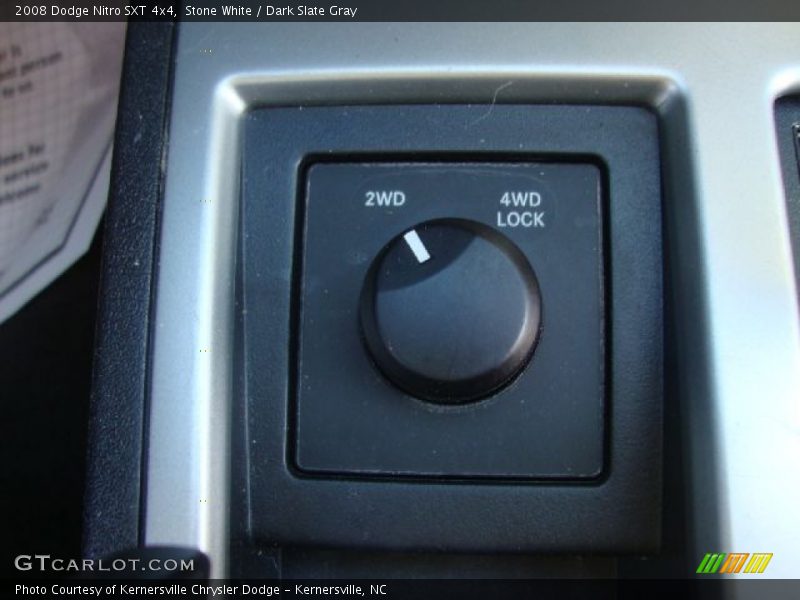 Stone White / Dark Slate Gray 2008 Dodge Nitro SXT 4x4