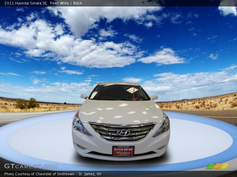 Pearl White / Black 2011 Hyundai Sonata SE