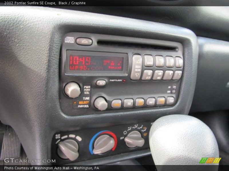 Black / Graphite 2002 Pontiac Sunfire SE Coupe