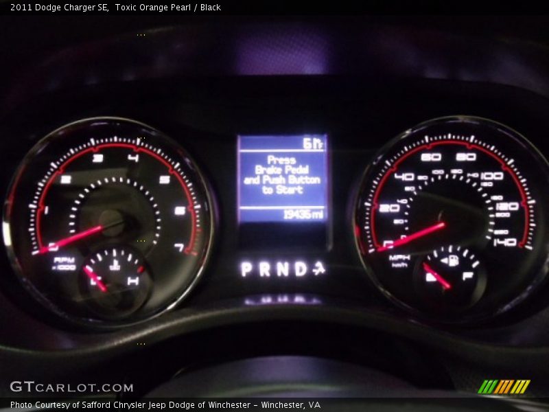 Toxic Orange Pearl / Black 2011 Dodge Charger SE