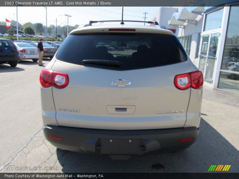 Gold Mist Metallic / Ebony 2009 Chevrolet Traverse LT AWD