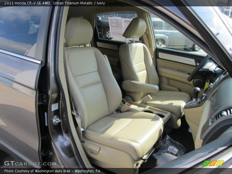 Urban Titanium Metallic / Ivory 2011 Honda CR-V SE 4WD