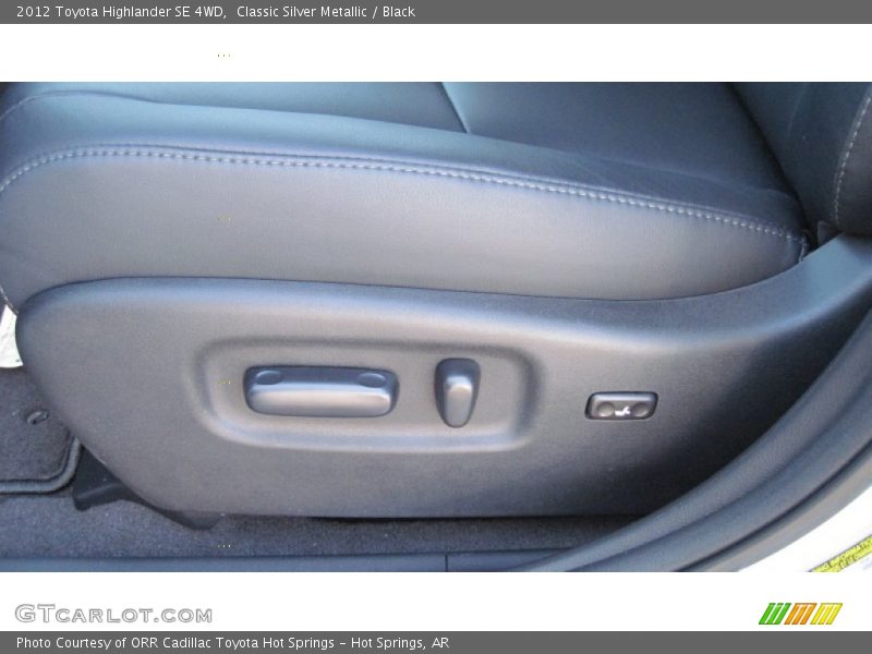 Classic Silver Metallic / Black 2012 Toyota Highlander SE 4WD