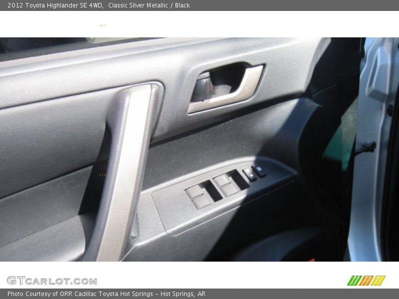 Classic Silver Metallic / Black 2012 Toyota Highlander SE 4WD