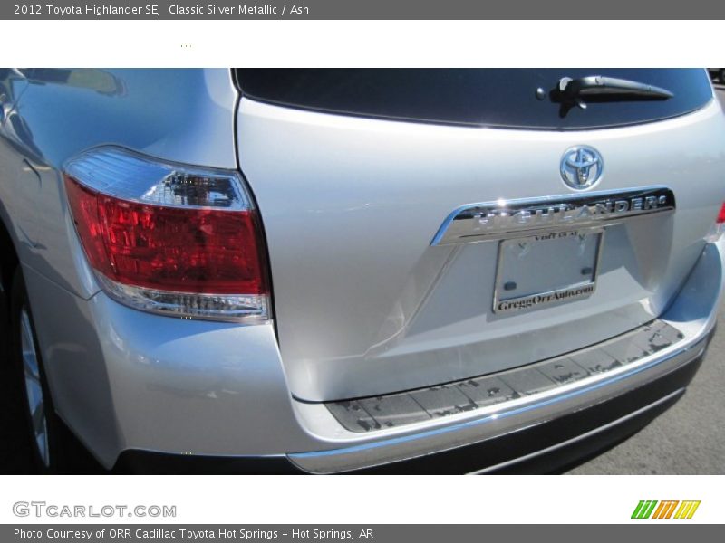 Classic Silver Metallic / Ash 2012 Toyota Highlander SE