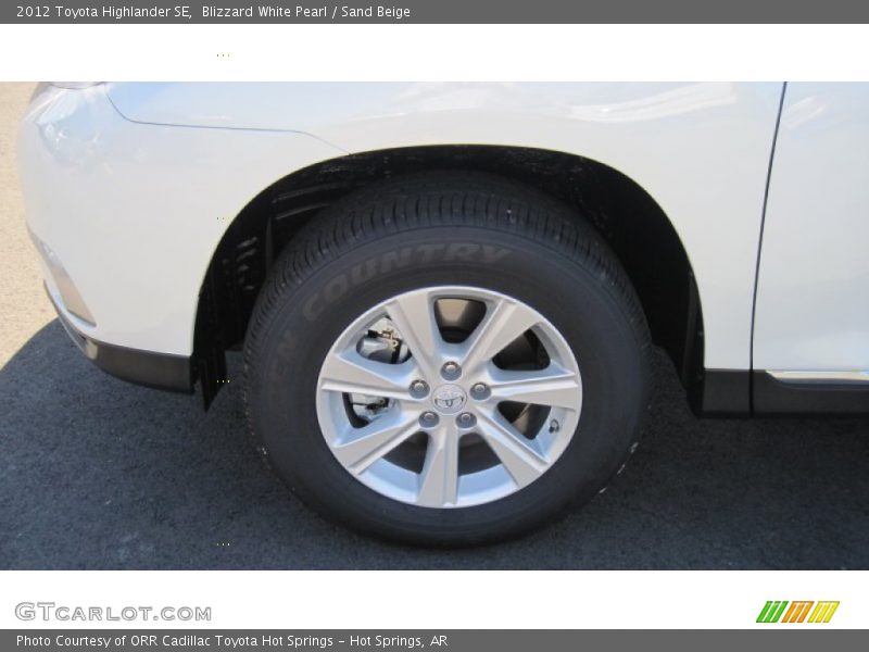 Blizzard White Pearl / Sand Beige 2012 Toyota Highlander SE