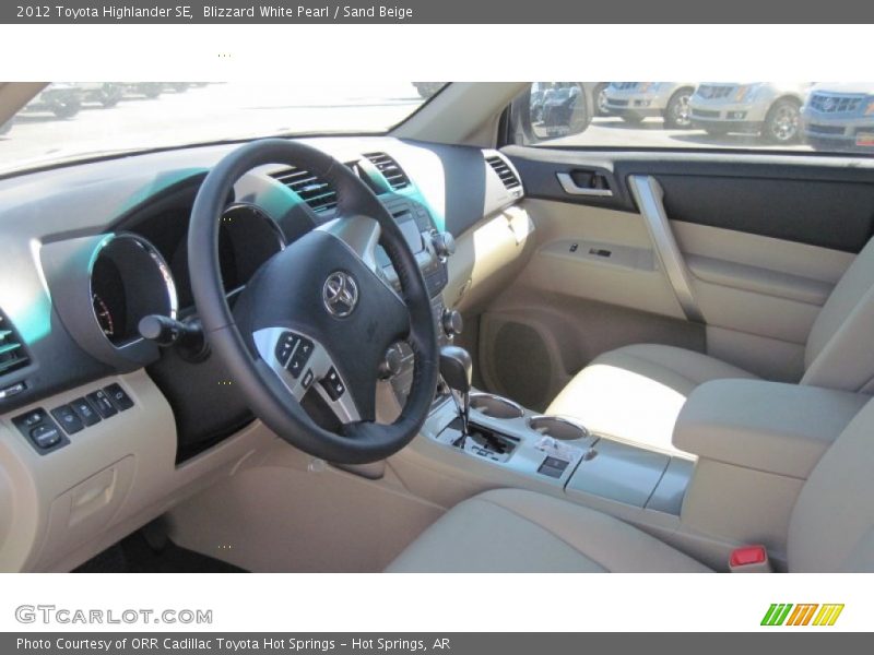 Blizzard White Pearl / Sand Beige 2012 Toyota Highlander SE