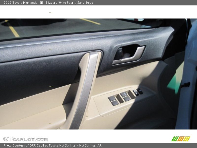 Blizzard White Pearl / Sand Beige 2012 Toyota Highlander SE