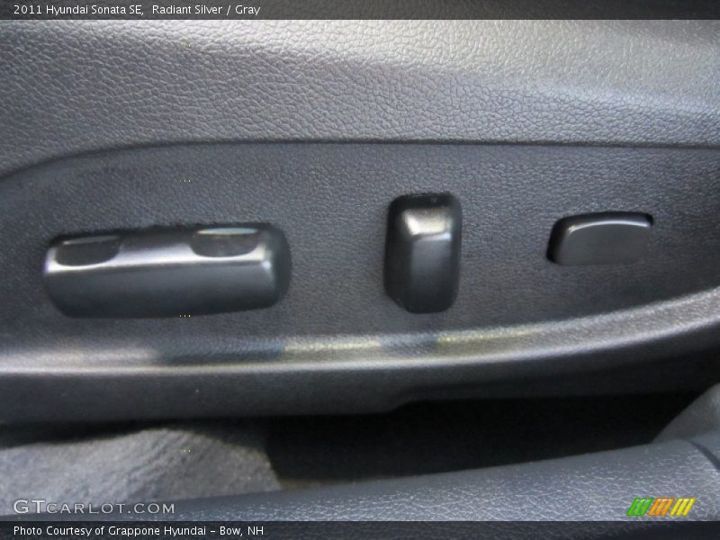 Radiant Silver / Gray 2011 Hyundai Sonata SE