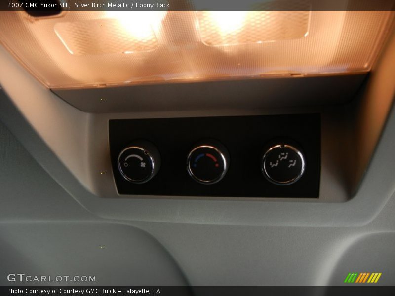 Silver Birch Metallic / Ebony Black 2007 GMC Yukon SLE