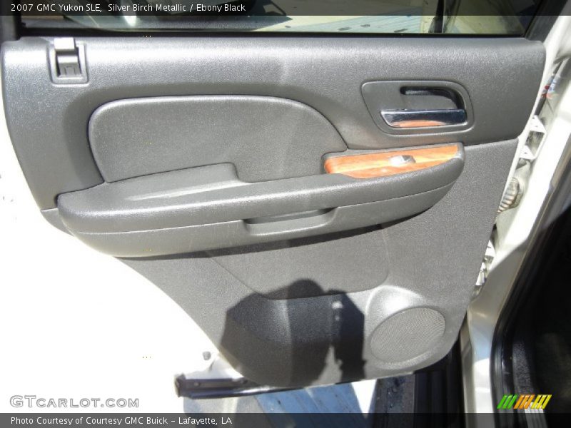 Silver Birch Metallic / Ebony Black 2007 GMC Yukon SLE