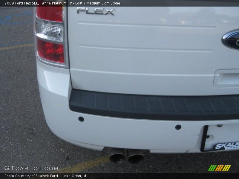 White Platinum Tri-Coat / Medium Light Stone 2009 Ford Flex SEL