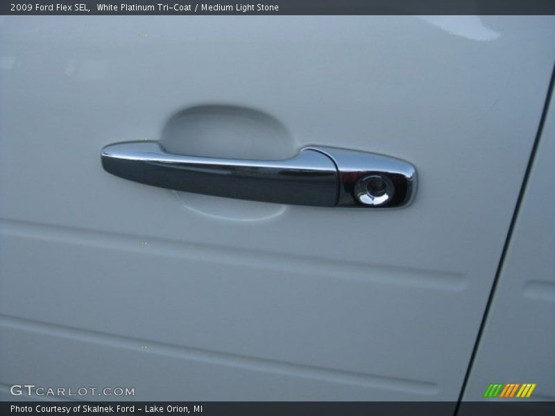 White Platinum Tri-Coat / Medium Light Stone 2009 Ford Flex SEL
