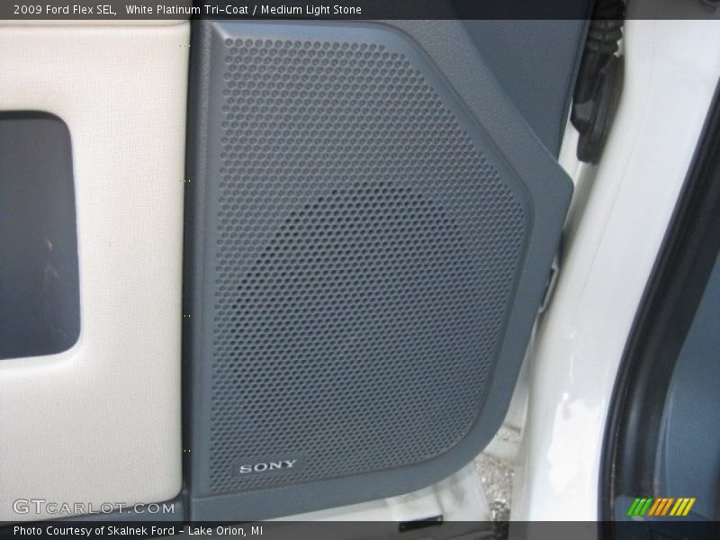 White Platinum Tri-Coat / Medium Light Stone 2009 Ford Flex SEL