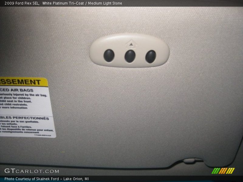 White Platinum Tri-Coat / Medium Light Stone 2009 Ford Flex SEL