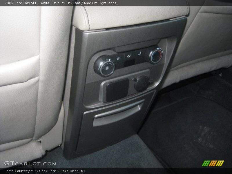 White Platinum Tri-Coat / Medium Light Stone 2009 Ford Flex SEL
