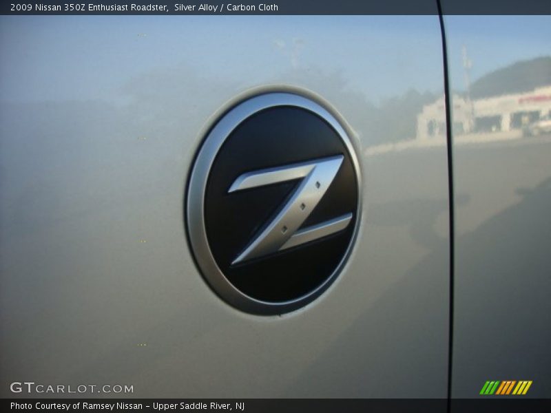Silver Alloy / Carbon Cloth 2009 Nissan 350Z Enthusiast Roadster