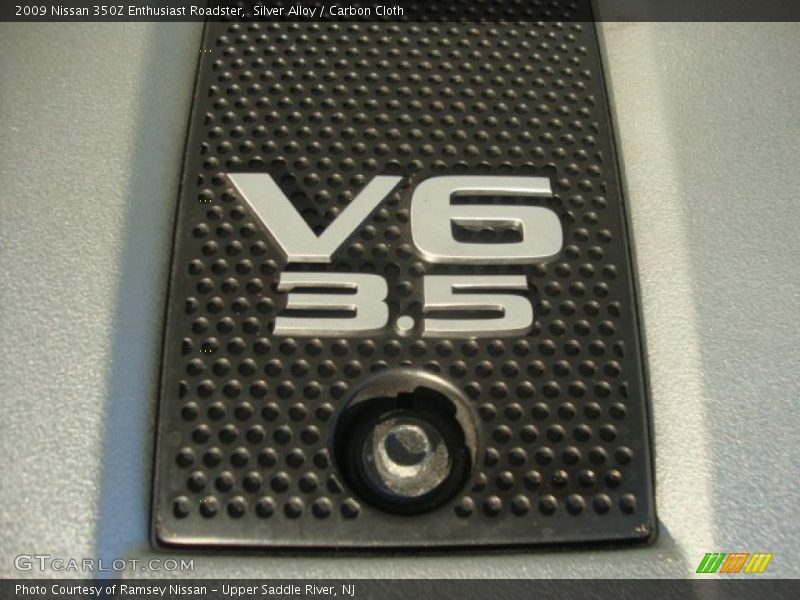Silver Alloy / Carbon Cloth 2009 Nissan 350Z Enthusiast Roadster