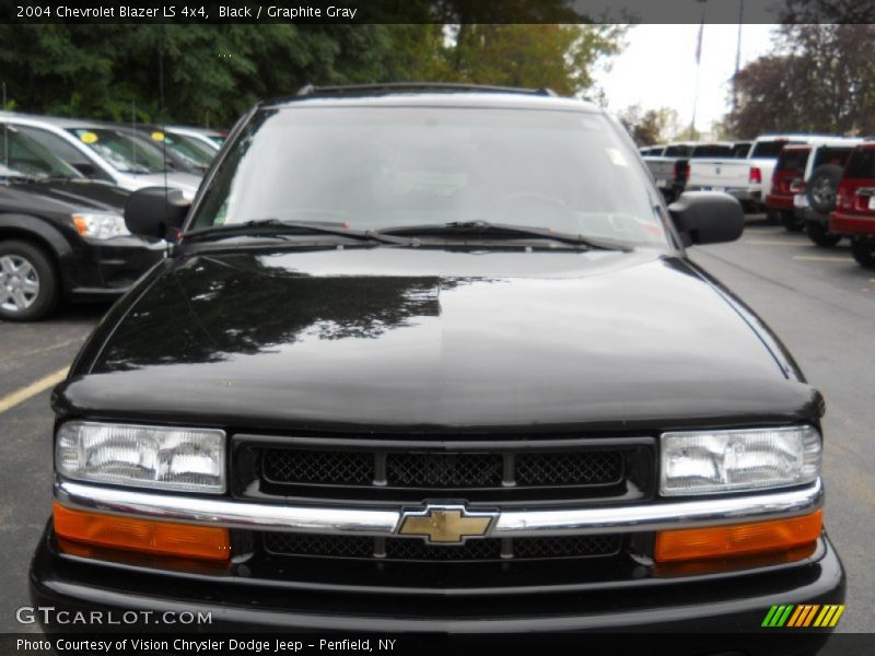 Black / Graphite Gray 2004 Chevrolet Blazer LS 4x4