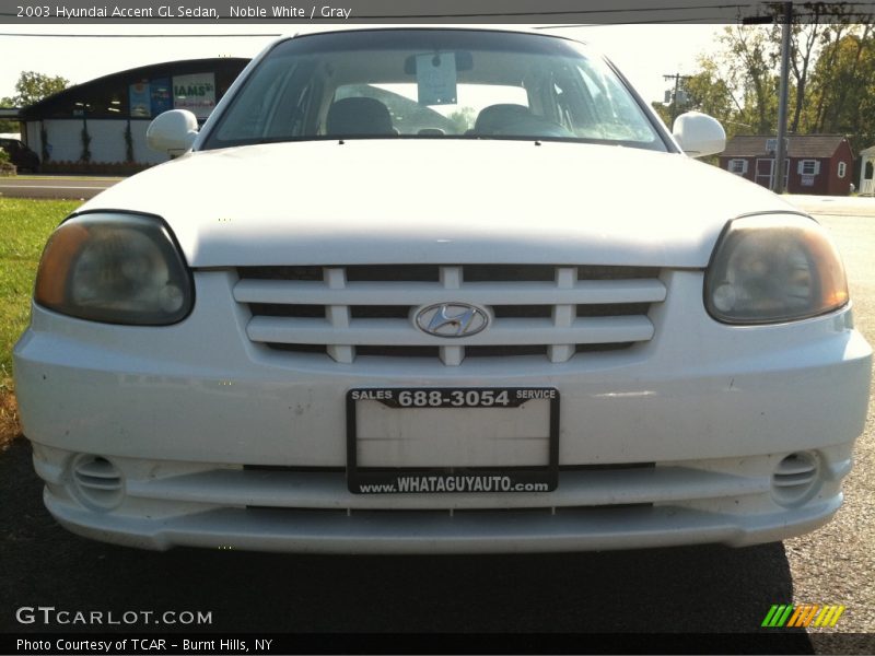 Noble White / Gray 2003 Hyundai Accent GL Sedan