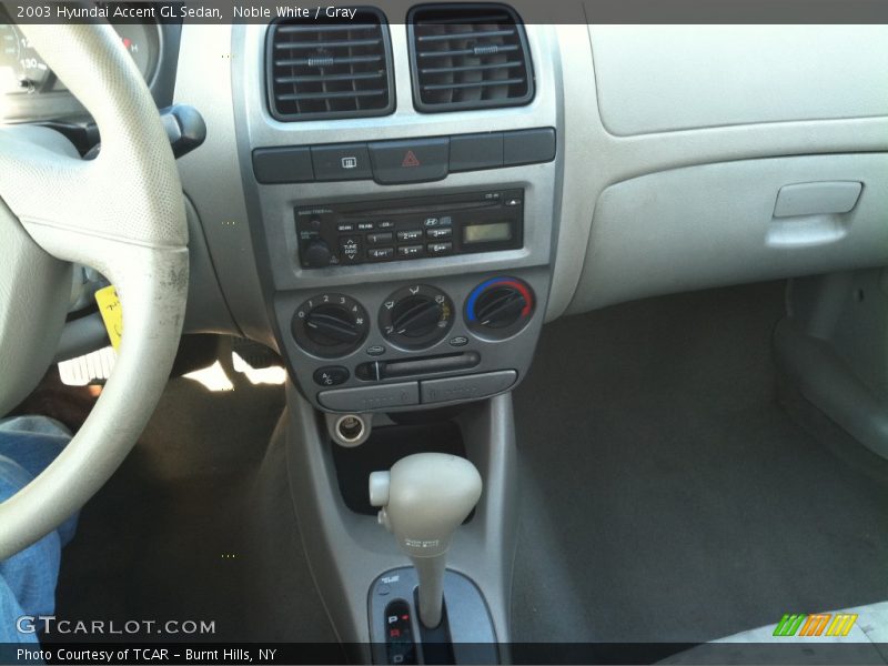 Noble White / Gray 2003 Hyundai Accent GL Sedan