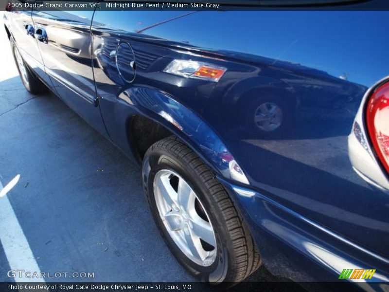Midnight Blue Pearl / Medium Slate Gray 2005 Dodge Grand Caravan SXT