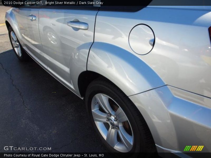 Bright Silver Metallic / Dark Slate Gray 2010 Dodge Caliber SXT