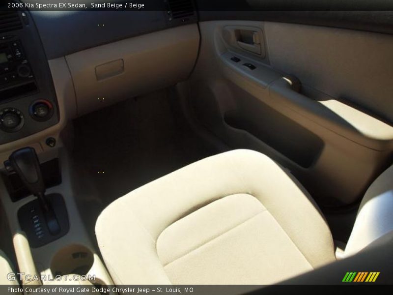 Sand Beige / Beige 2006 Kia Spectra EX Sedan