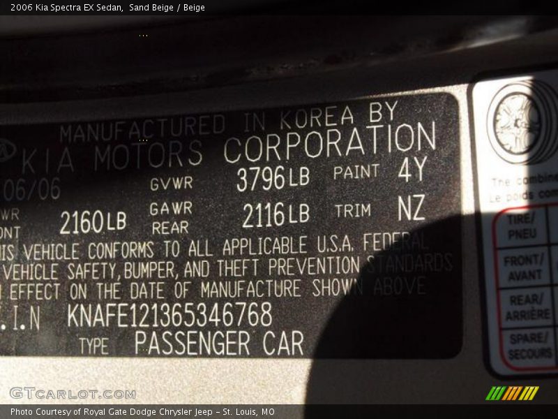 Sand Beige / Beige 2006 Kia Spectra EX Sedan