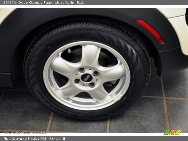 Pepper White / Panther Black 2008 Mini Cooper Clubman