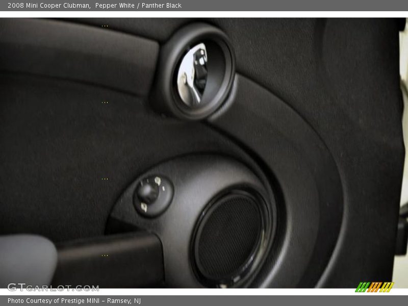 Pepper White / Panther Black 2008 Mini Cooper Clubman
