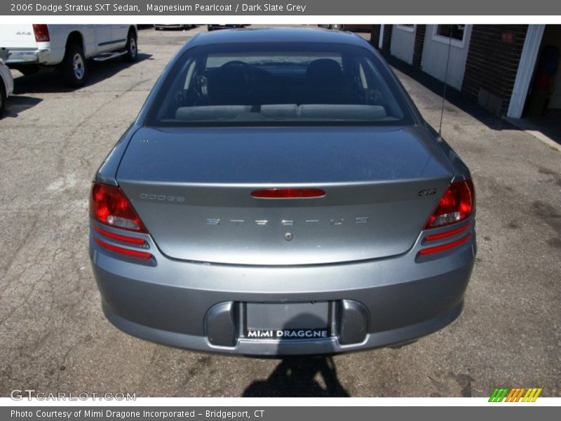 Magnesium Pearlcoat / Dark Slate Grey 2006 Dodge Stratus SXT Sedan