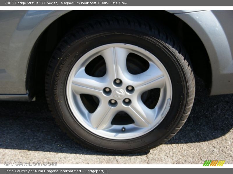 Magnesium Pearlcoat / Dark Slate Grey 2006 Dodge Stratus SXT Sedan