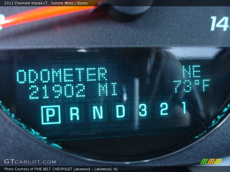 Summit White / Ebony 2011 Chevrolet Impala LT