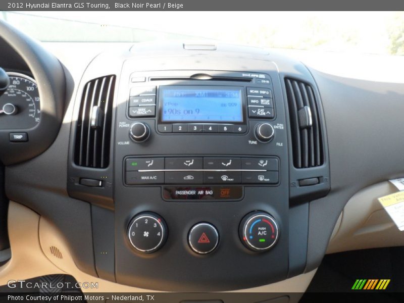 Controls of 2012 Elantra GLS Touring